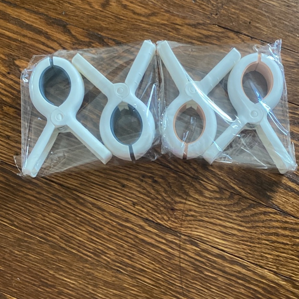 Beach towel clips